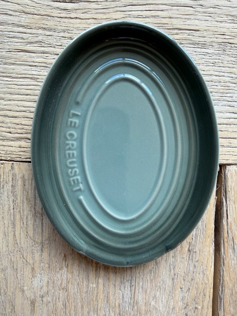 Le Creuset Stoneware Oval Spoon Rest Thyme NEW